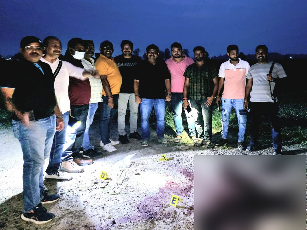 UP एसटीएफ और डकैतो के बीच मुठभेड़,1लाख के इनामी बदमाश का इनकाउंटर