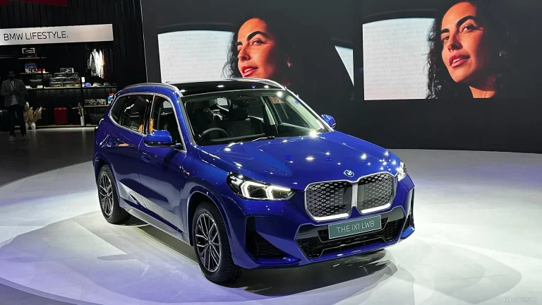 BMW iX1 LWB: Technology and Safety Features