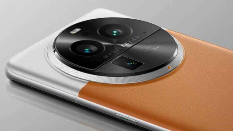 Oppo Find X7 Pro: Find X7 Pro is its stunning 6.7-inch AMOLED display