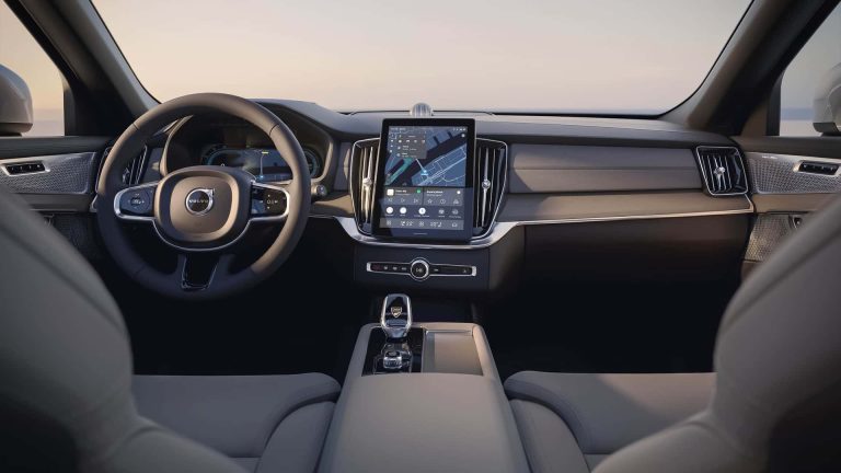 Volvo XC90 2025: A Luxurious and Sustainable SUV